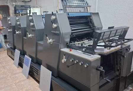 HEIDELBERG PRINTMASTER GTO 52-4 CORES, ANO 2004, MOLHA DDS , RODOU APENAS 75 MILHÕES DE IMPRESSÕES, PAINEL DE CONTROLES NA SAIDA, S/ REVERSÃO, FORMATO 370 x 520 MM, TINTEIROS SEGMENTADOS PALITO, EQUIPAMENTO MUITO NOVO, EM PRODUÇÂO, VALOR R$ 280.000,00